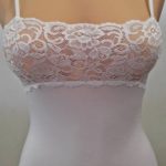 Ženska majica na ozke naramnice iz modala z elastično čipko