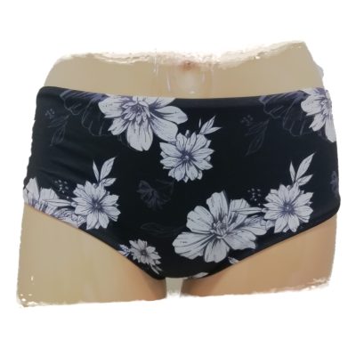 Ženske kopalke spodnji del širše pri straneh z vrvico. Model pol boksarce (short). Dvodelne trgovinamacek