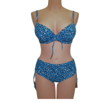 Ženske dvodelne kopalke z oblikovano košarico.