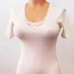 Volnena majica kratek rokav s čipko